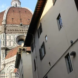 Adelaide House 2*, Florencia Italia